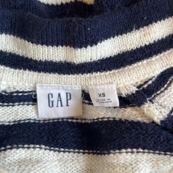 Sweater Bundle - Picture 4 of 6